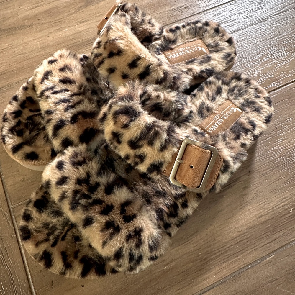 Go WILD for these Leopard Uggs!
